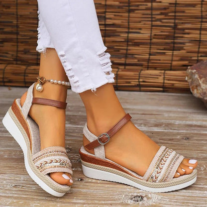 Dixie - Casual Summer Sandals - Clara & Cove